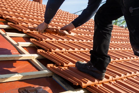 &Eacute;l&eacute;vation du toit en tuiles