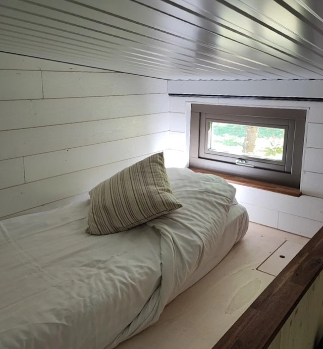 Chantier de rénovation d'une maison rurale avec extension bois en cours